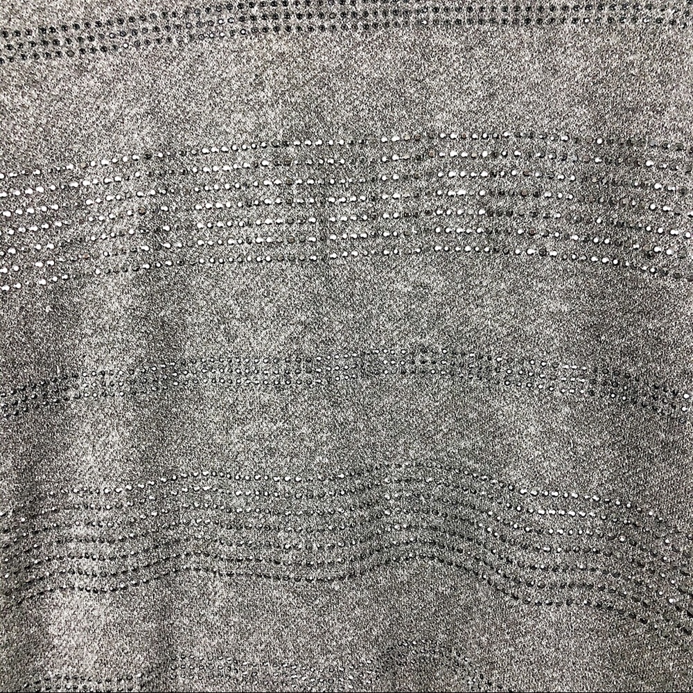Forever 21 crew neck grey embellished sweatshirt M - Picture 3 of 3